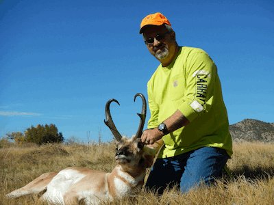 Wyoming whitetail mule deer antelope hunting outfitter guide
